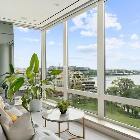 Luxurious Penthouse With Panoramic Views Apartment
